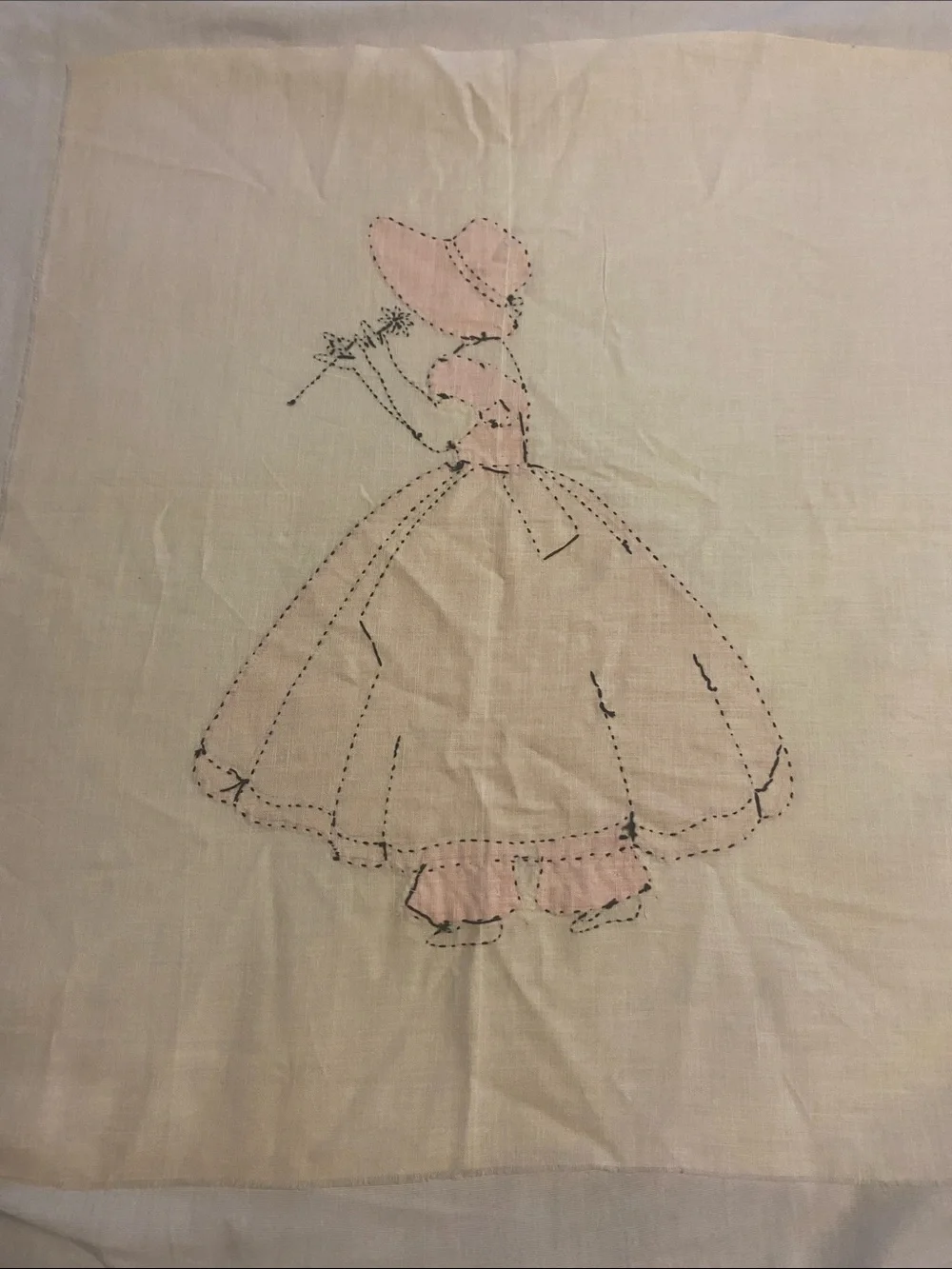 Vintage-Style Embroidered Lady Wall Art /Pillow Cover